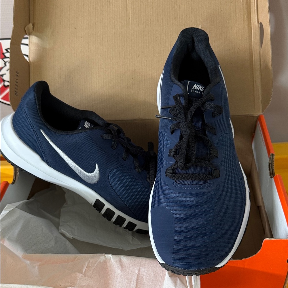 Nike Men's Dark Blue Athletic Shoes